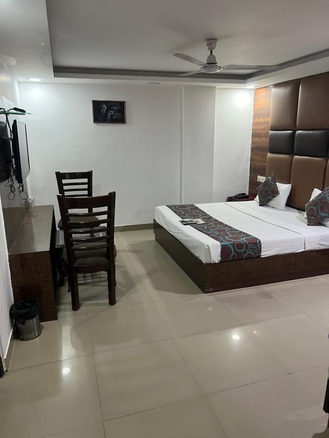 King Delhi Airport Hotel New Delhi Eksteriør billede